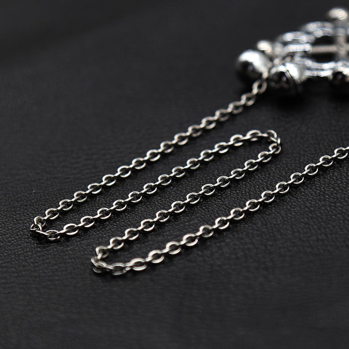 Clover Shape Screw Nipple Clamp